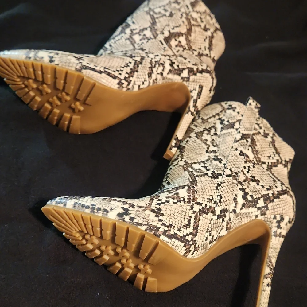 Brown And Tan Heeled Boots with Sleek Silhouette - Picture 3 of 3